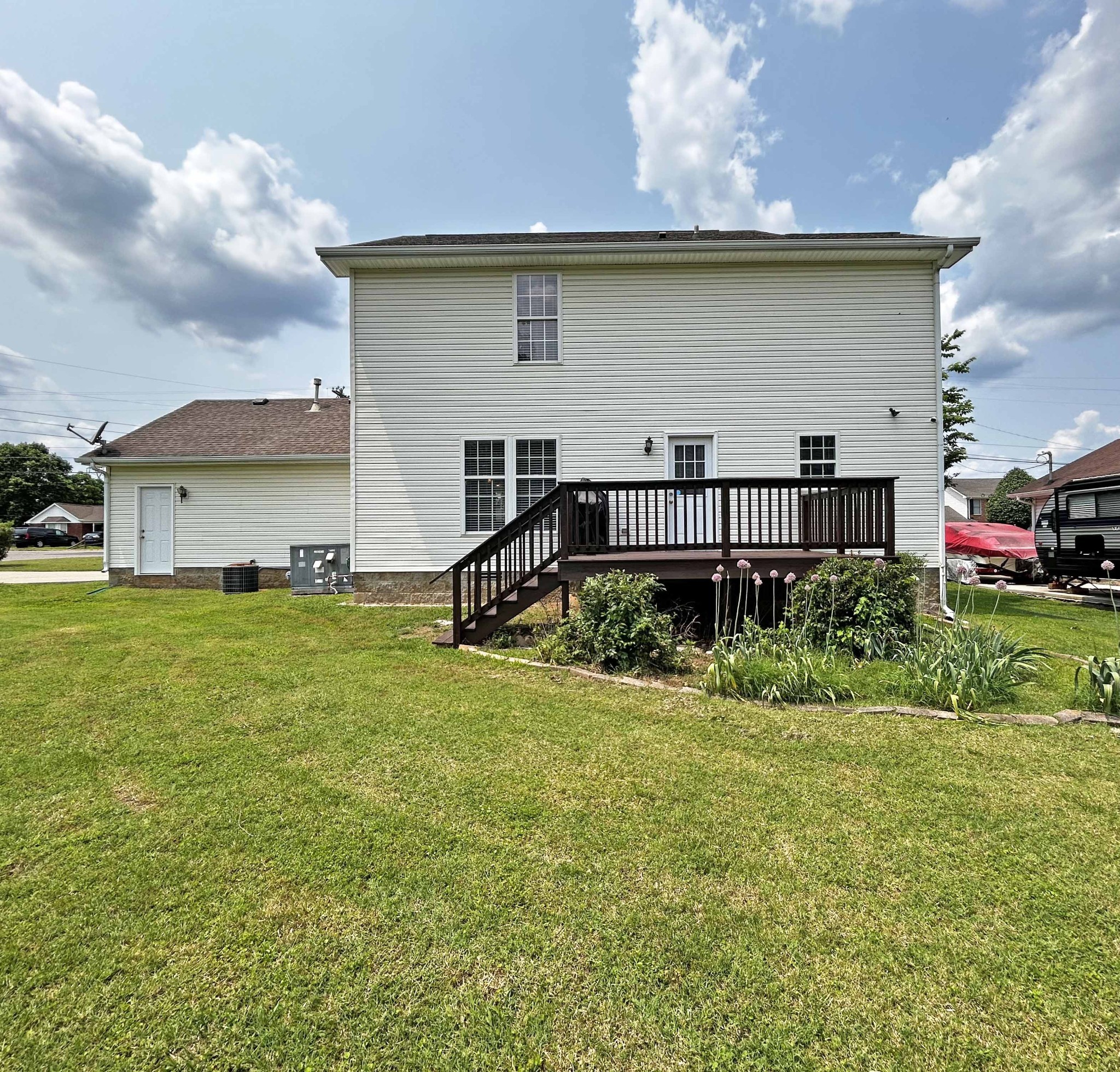 305 Wildwood Dr