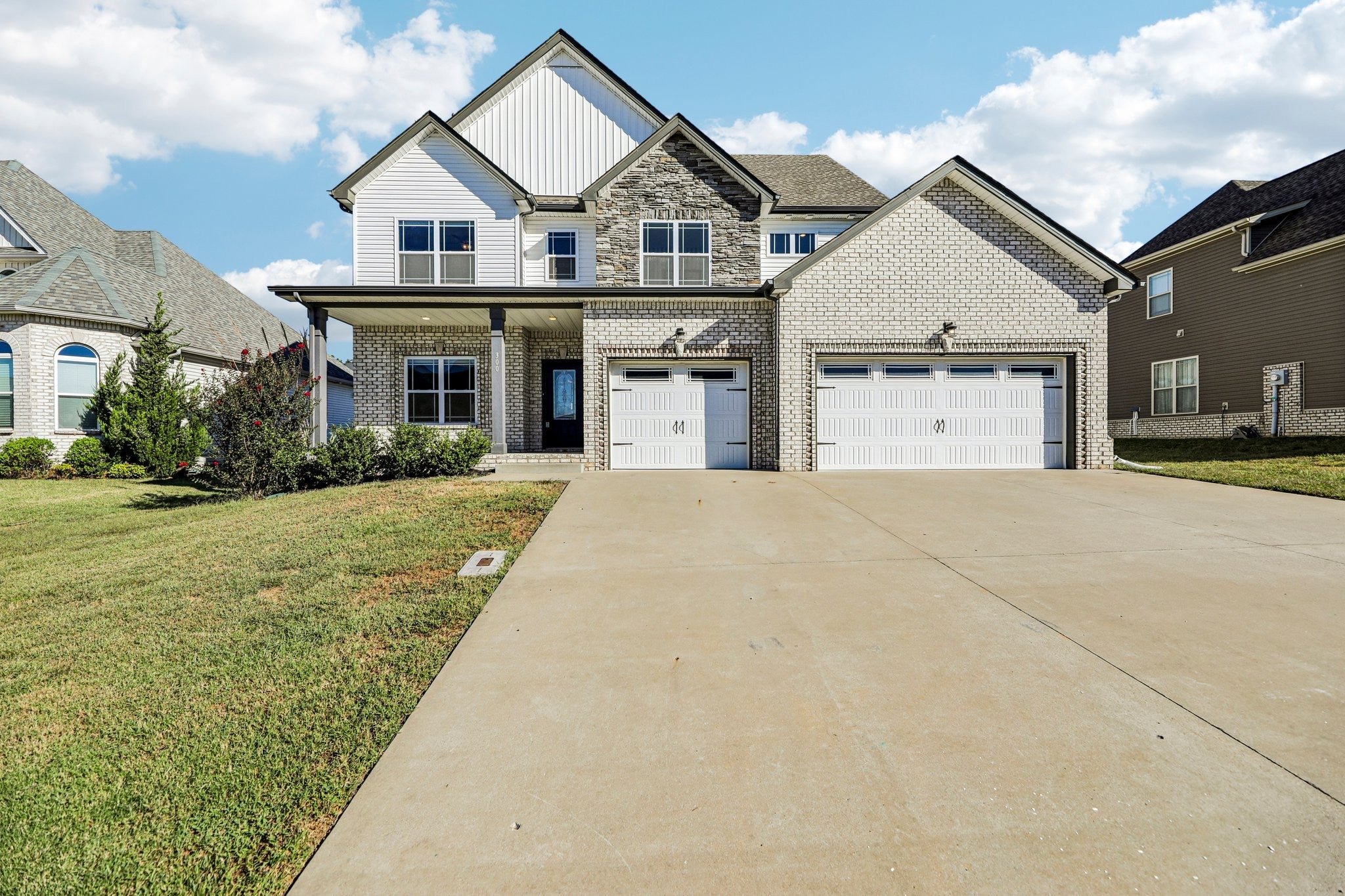 300 Bluebriar Trce