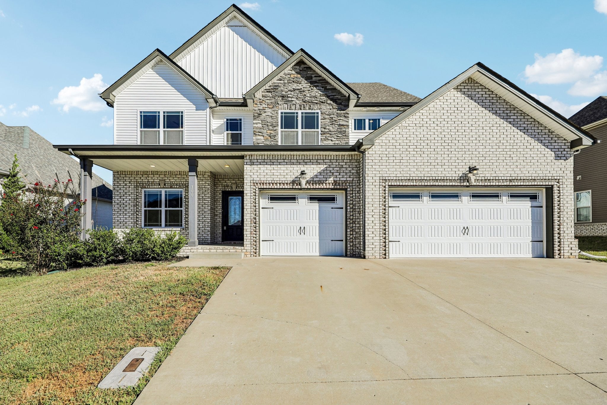 300 Bluebriar Trce