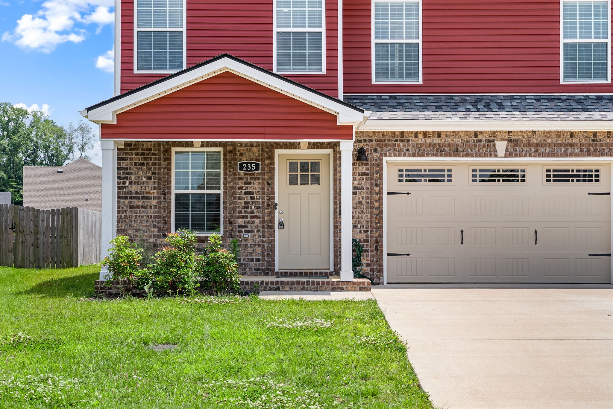 Clarksville, Tennessee 37042, United States, 3 Bedrooms Bedrooms, ,3 BathroomsBathrooms,Residential,Active,137443