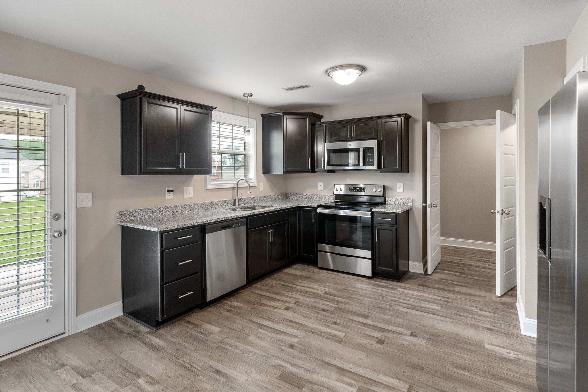 Clarksville, Tennessee 37042, United States, 3 Bedrooms Bedrooms, ,3 BathroomsBathrooms,Residential,Active,137443