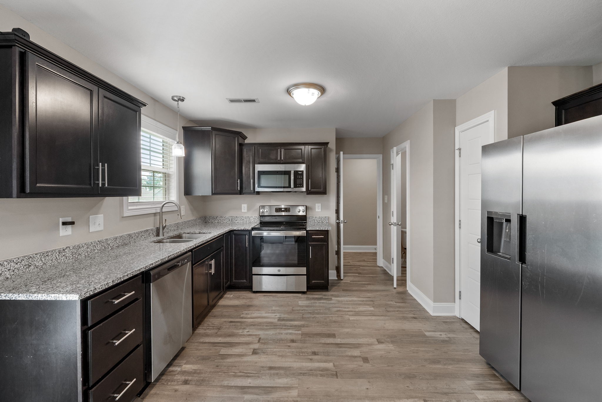 Clarksville, Tennessee 37042, United States, 3 Bedrooms Bedrooms, ,3 BathroomsBathrooms,Residential,Active,137443