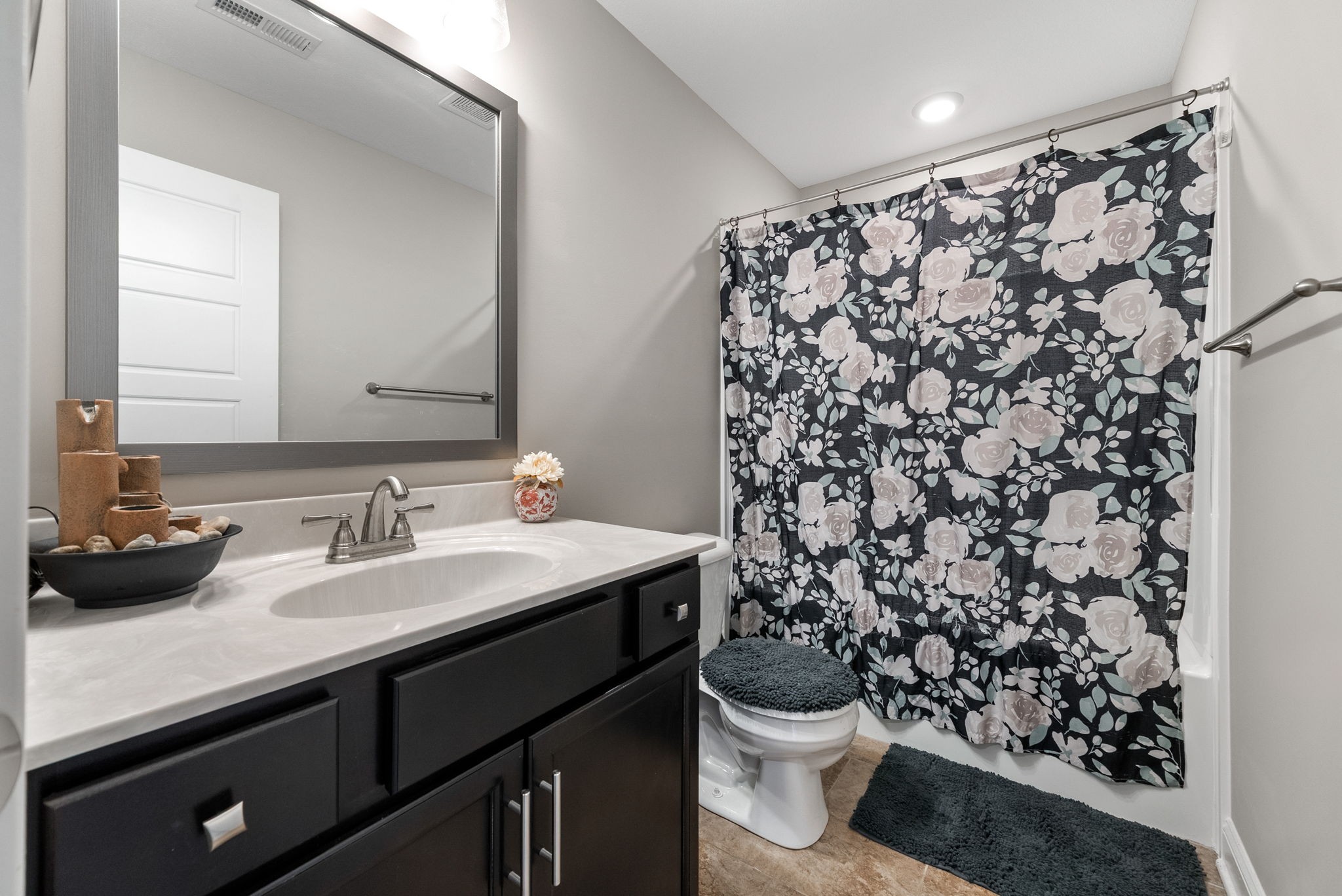 Clarksville, Tennessee 37042, United States, 3 Bedrooms Bedrooms, ,3 BathroomsBathrooms,Residential,Active,137443