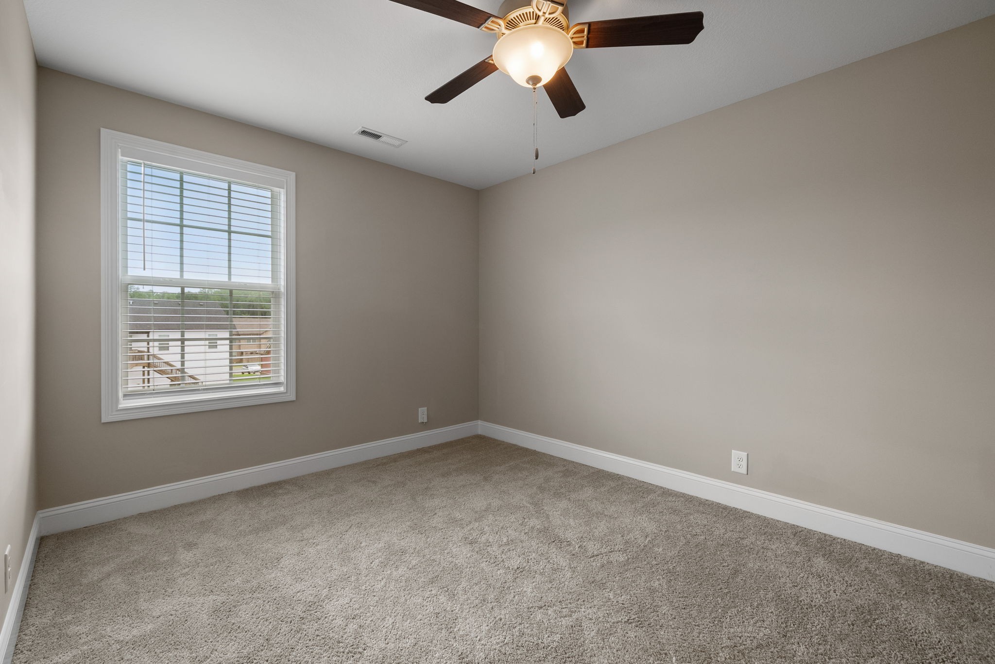 Clarksville, Tennessee 37042, United States, 3 Bedrooms Bedrooms, ,3 BathroomsBathrooms,Residential,Active,137443