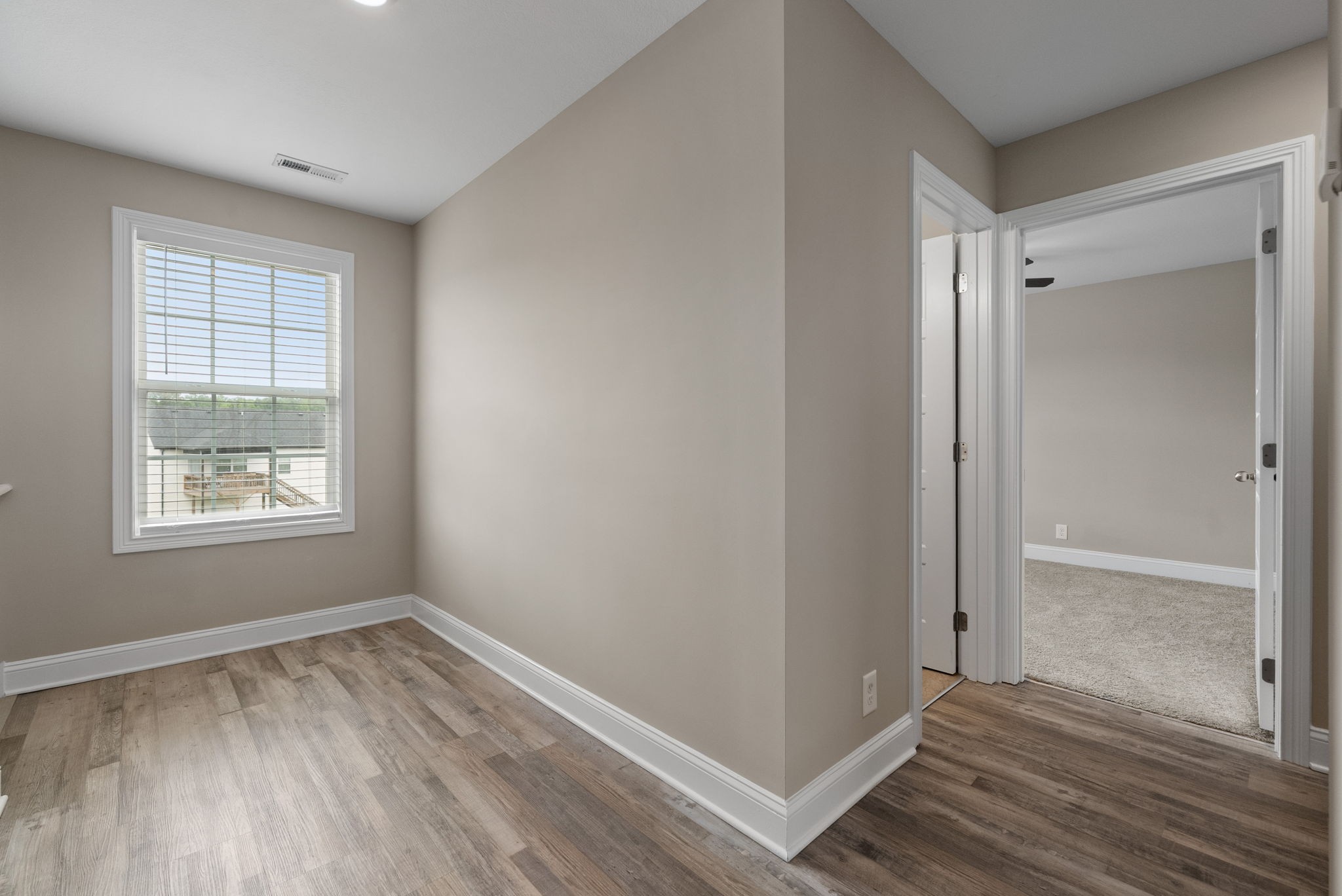 Clarksville, Tennessee 37042, United States, 3 Bedrooms Bedrooms, ,3 BathroomsBathrooms,Residential,Active,137443