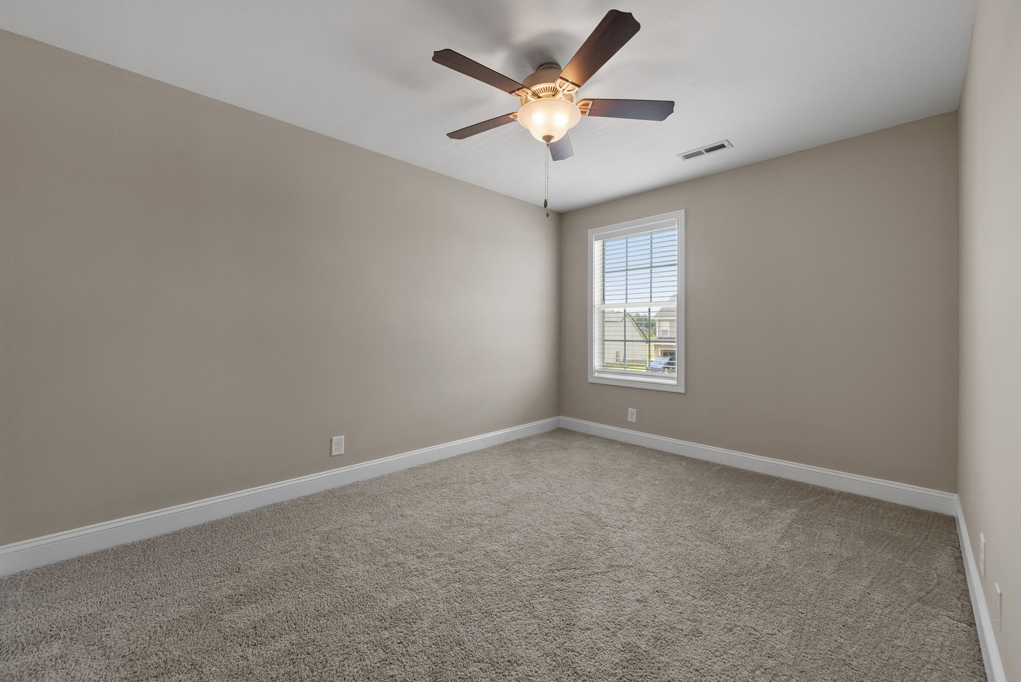 Clarksville, Tennessee 37042, United States, 3 Bedrooms Bedrooms, ,3 BathroomsBathrooms,Residential,Active,137443