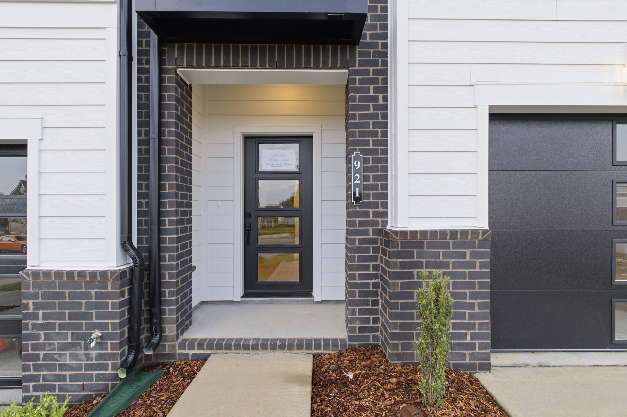 921 Tellico Street