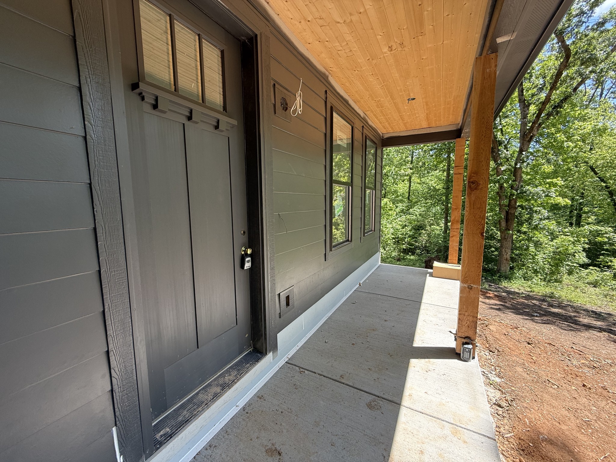 10005 Forest Lane