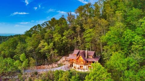 4015 Ravens Den Way Sevierville TN 37862