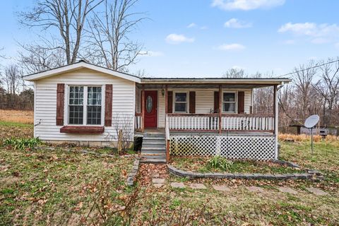 1323 Old Stage Rd Charlotte TN 37036