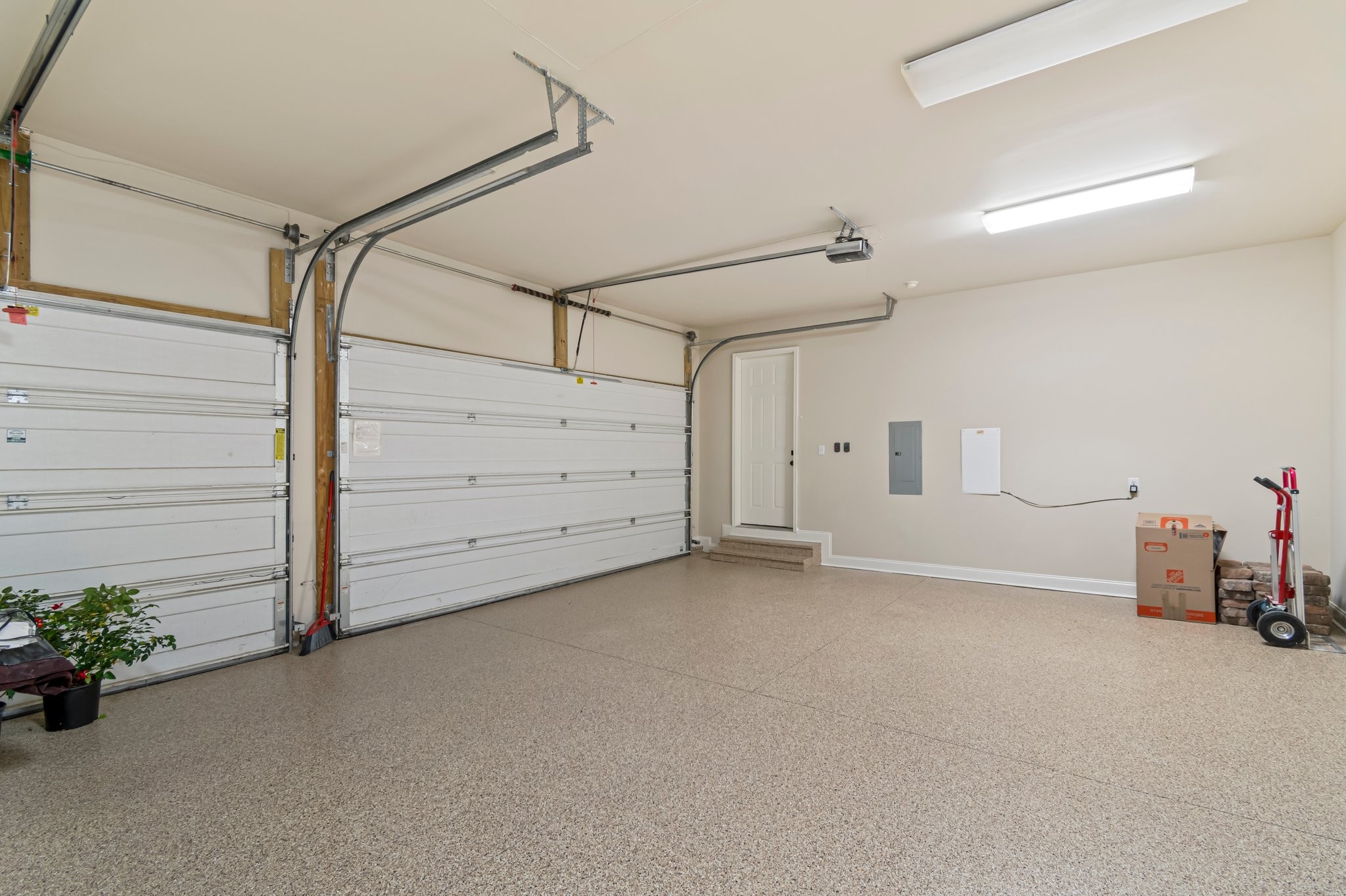 Brentwood, Tennessee 37027, United States, 5 Bedrooms Bedrooms, ,6 BathroomsBathrooms,Residential,Active,118348