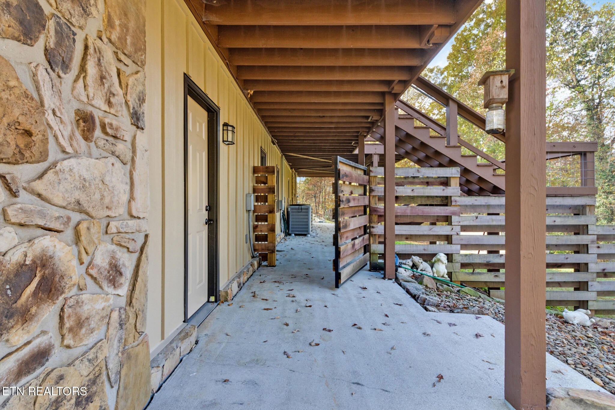 10105 Loma Drive