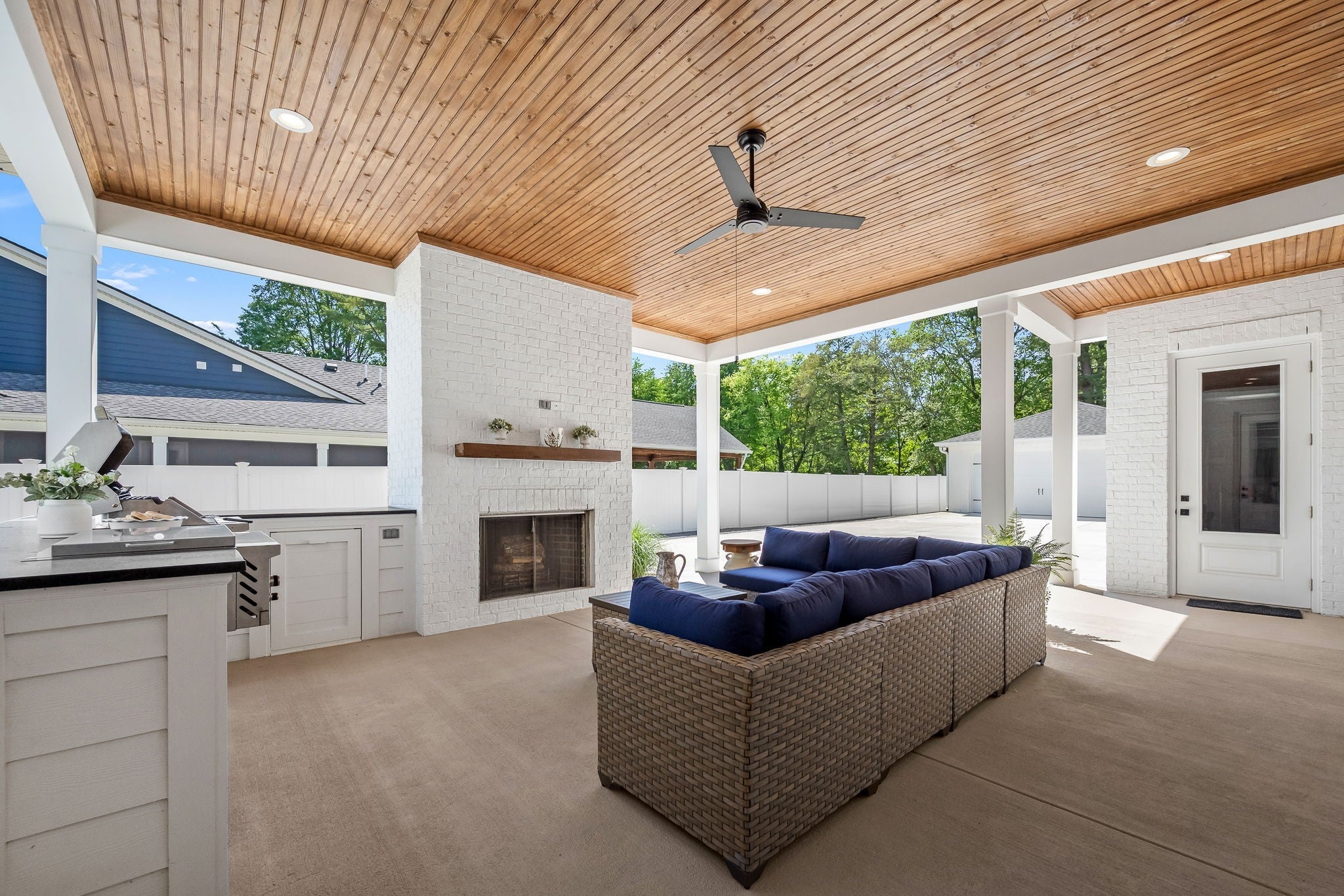 406 Minerva Dr