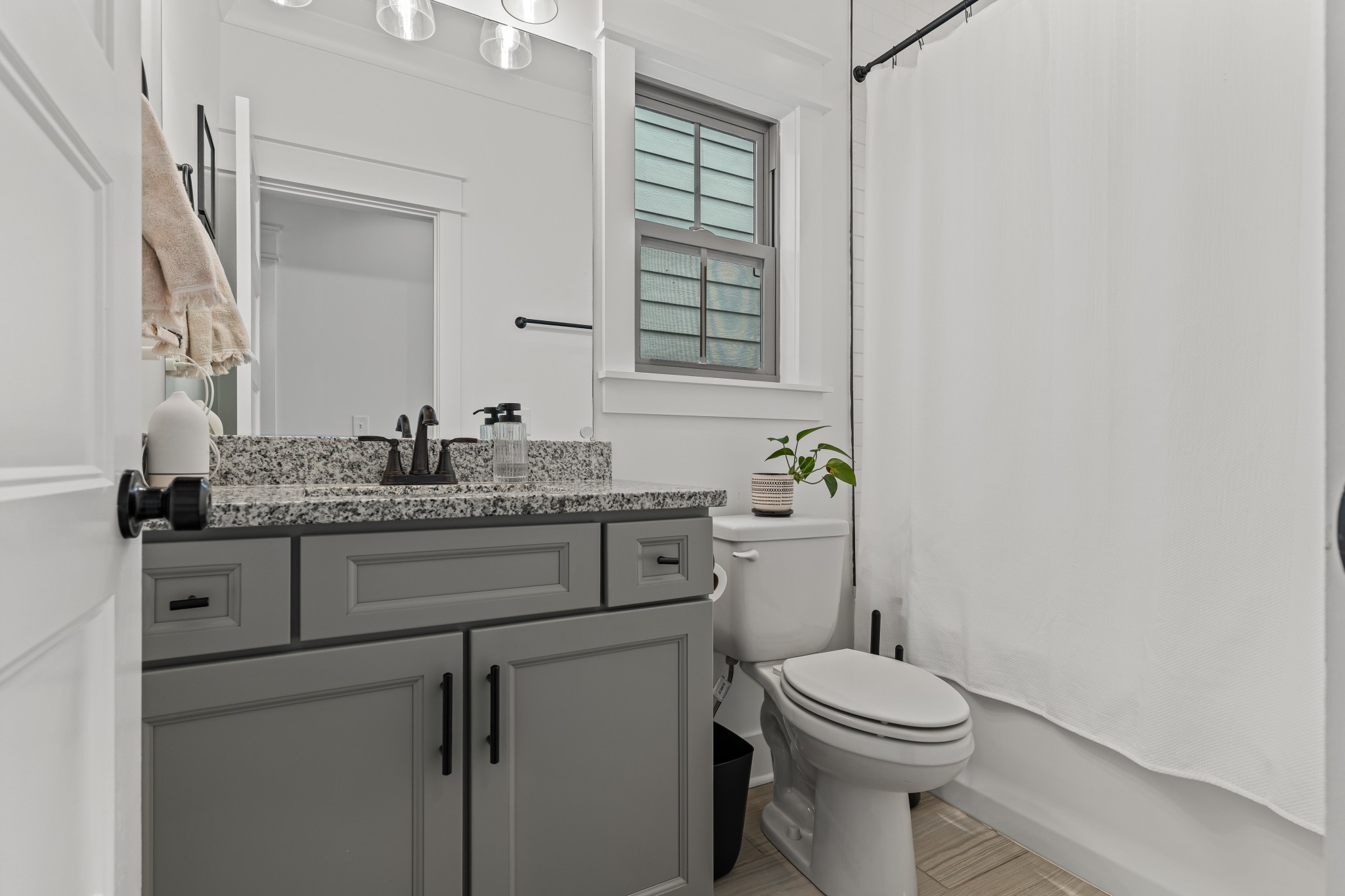 Old Hickory, Tennessee 37138, United States, 3 Bedrooms Bedrooms, ,3 BathroomsBathrooms,Residential,Active,234571