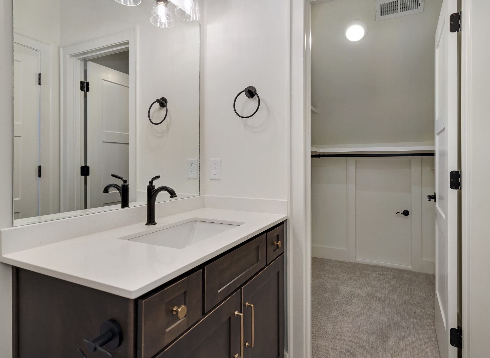 Franklin, Tennessee, 37211, United States, 5 Bedrooms Bedrooms, ,4 BathroomsBathrooms,Residential,Active,2032430