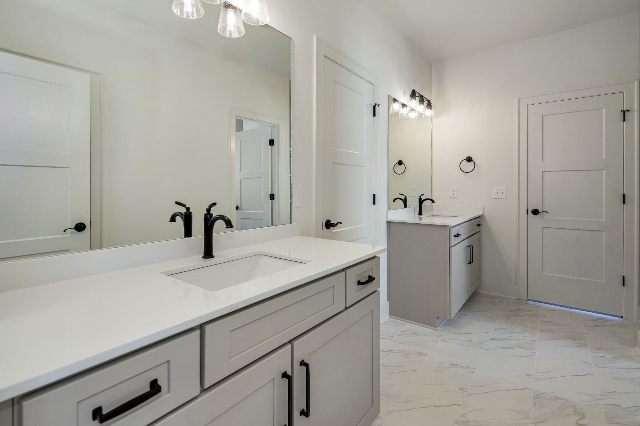 Franklin, Tennessee, 37211, United States, 5 Bedrooms Bedrooms, ,4 BathroomsBathrooms,Residential,Active,2032430