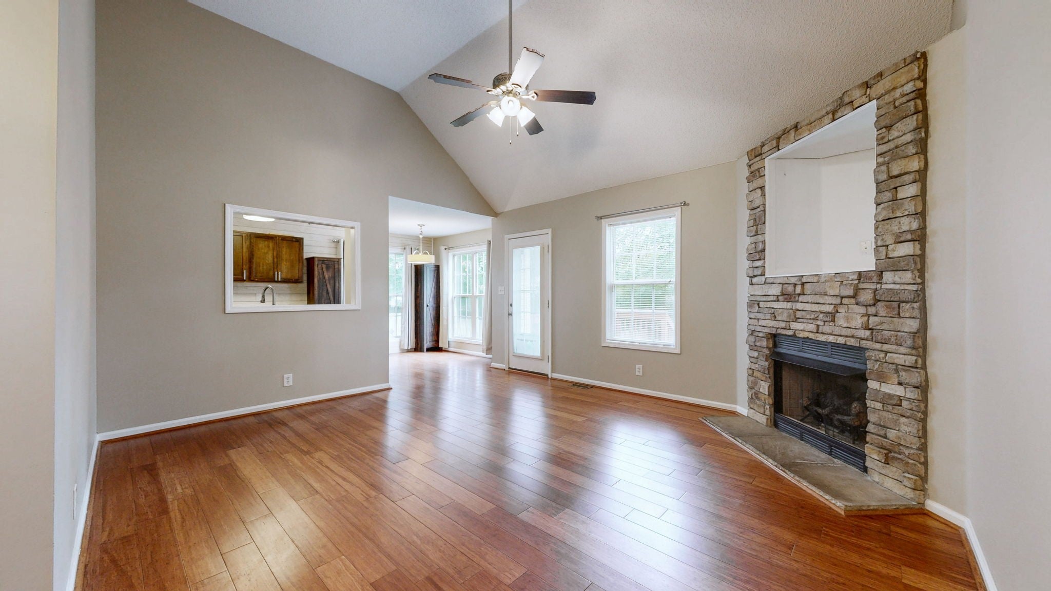 1539 Barrywood Cir W