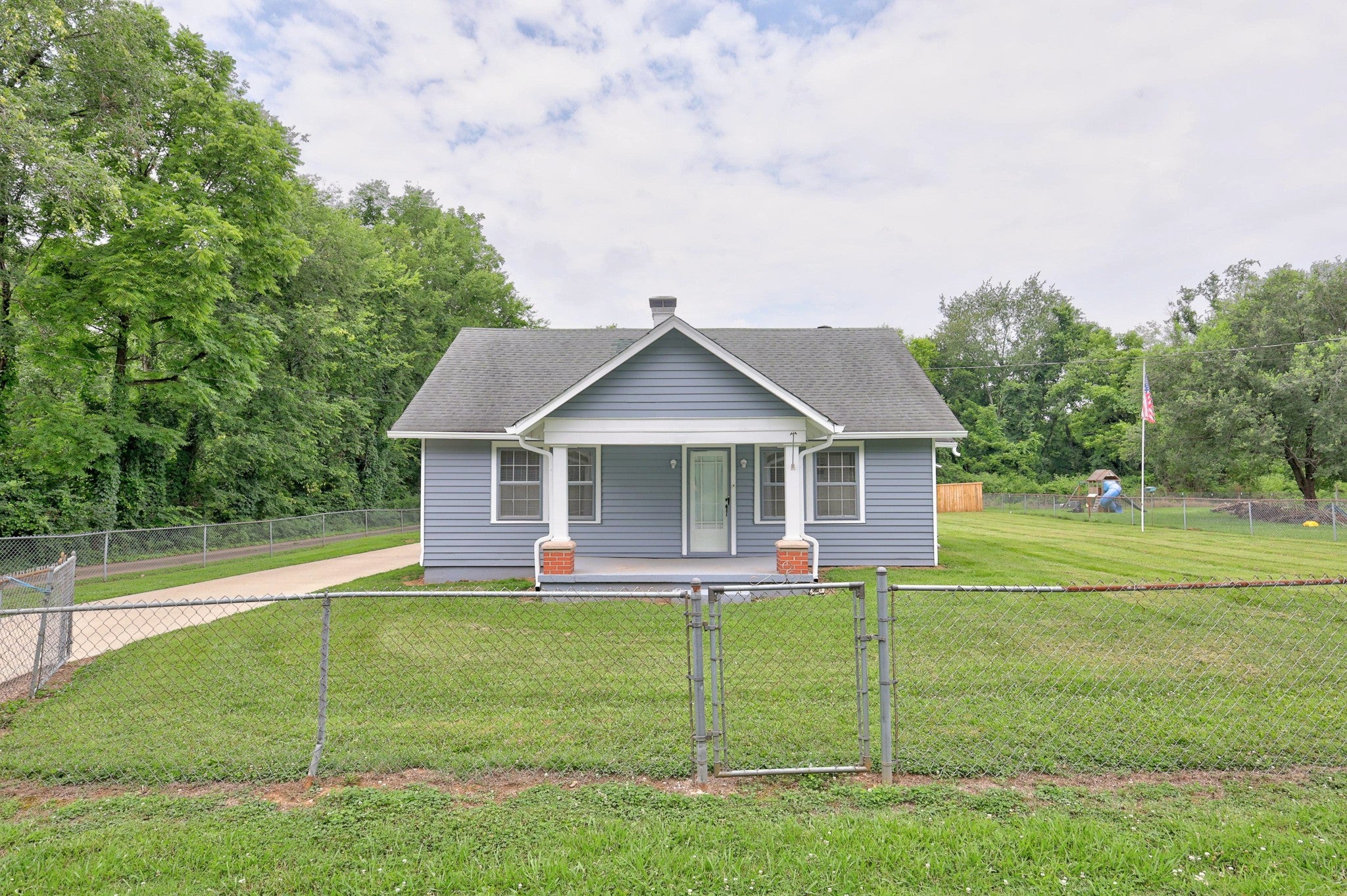 110 Woodcraft Dr