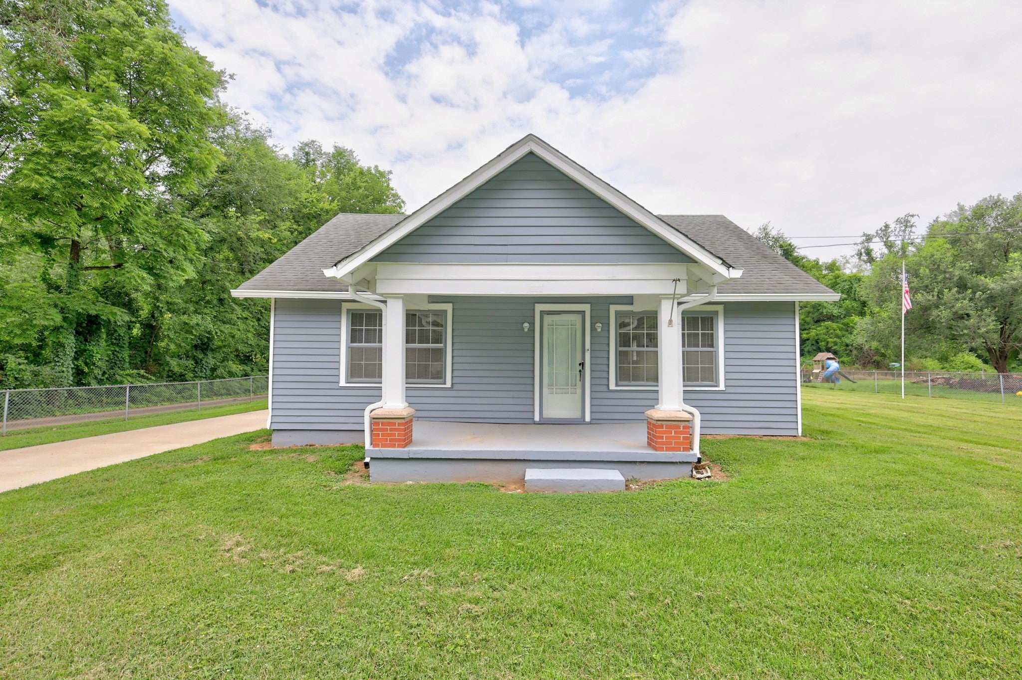 110 Woodcraft Dr