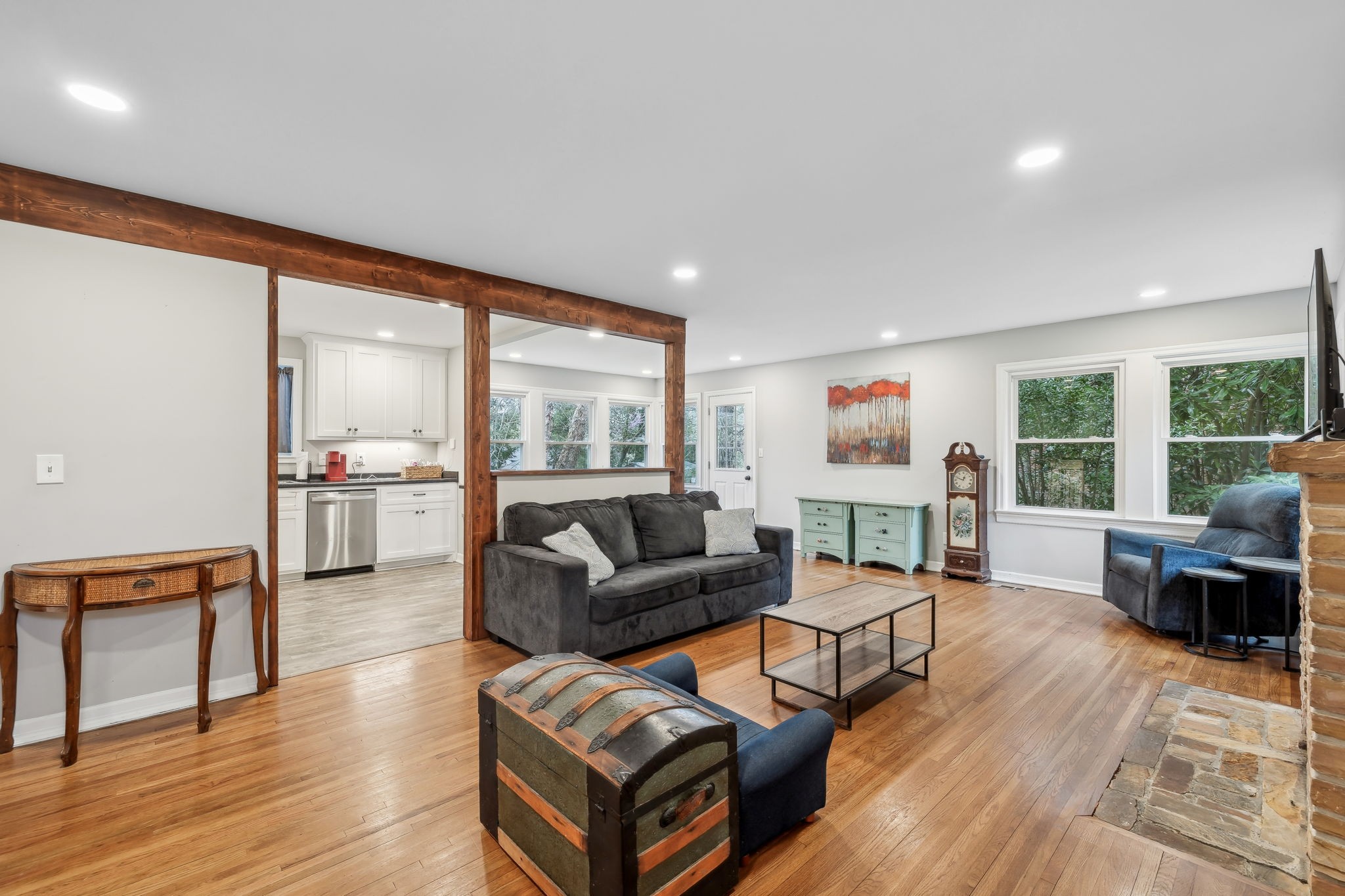 621 Iris Dr