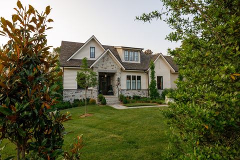 280 Harding Pl Nashville TN 37205