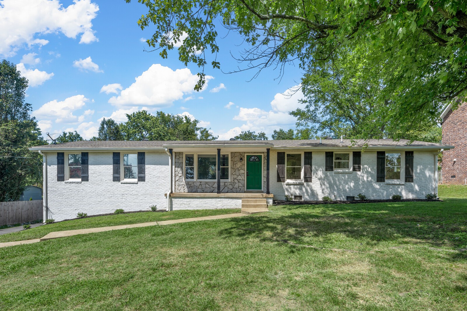View Hendersonville, TN 37075 house