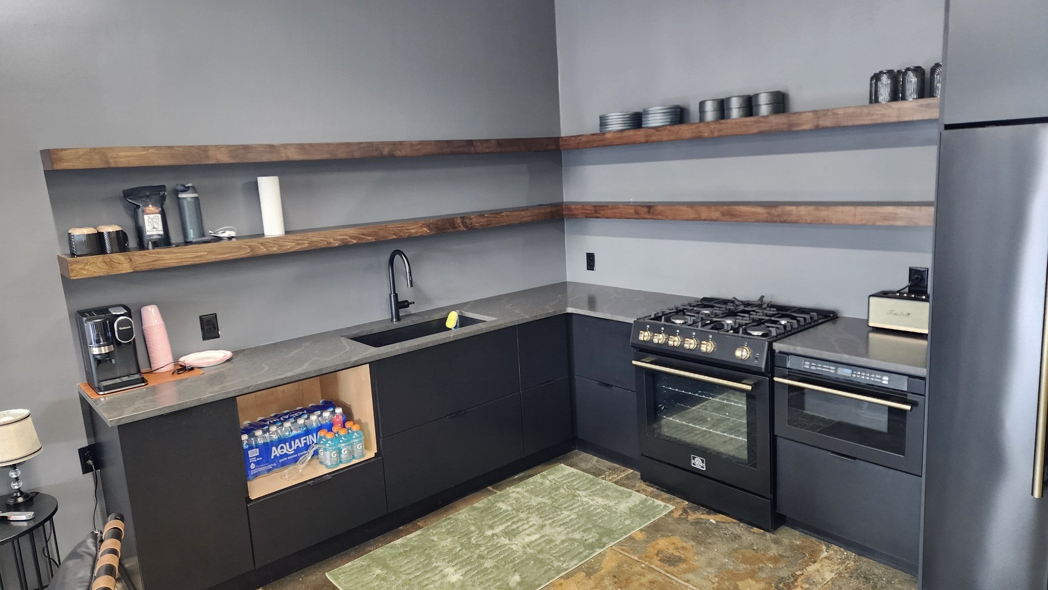 118 W Walnut St