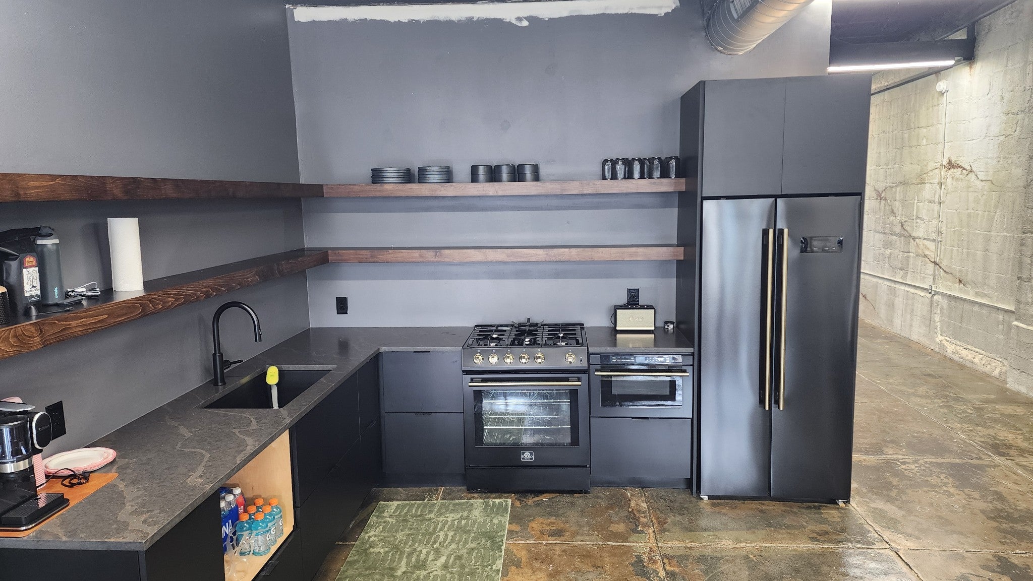 118 W Walnut St