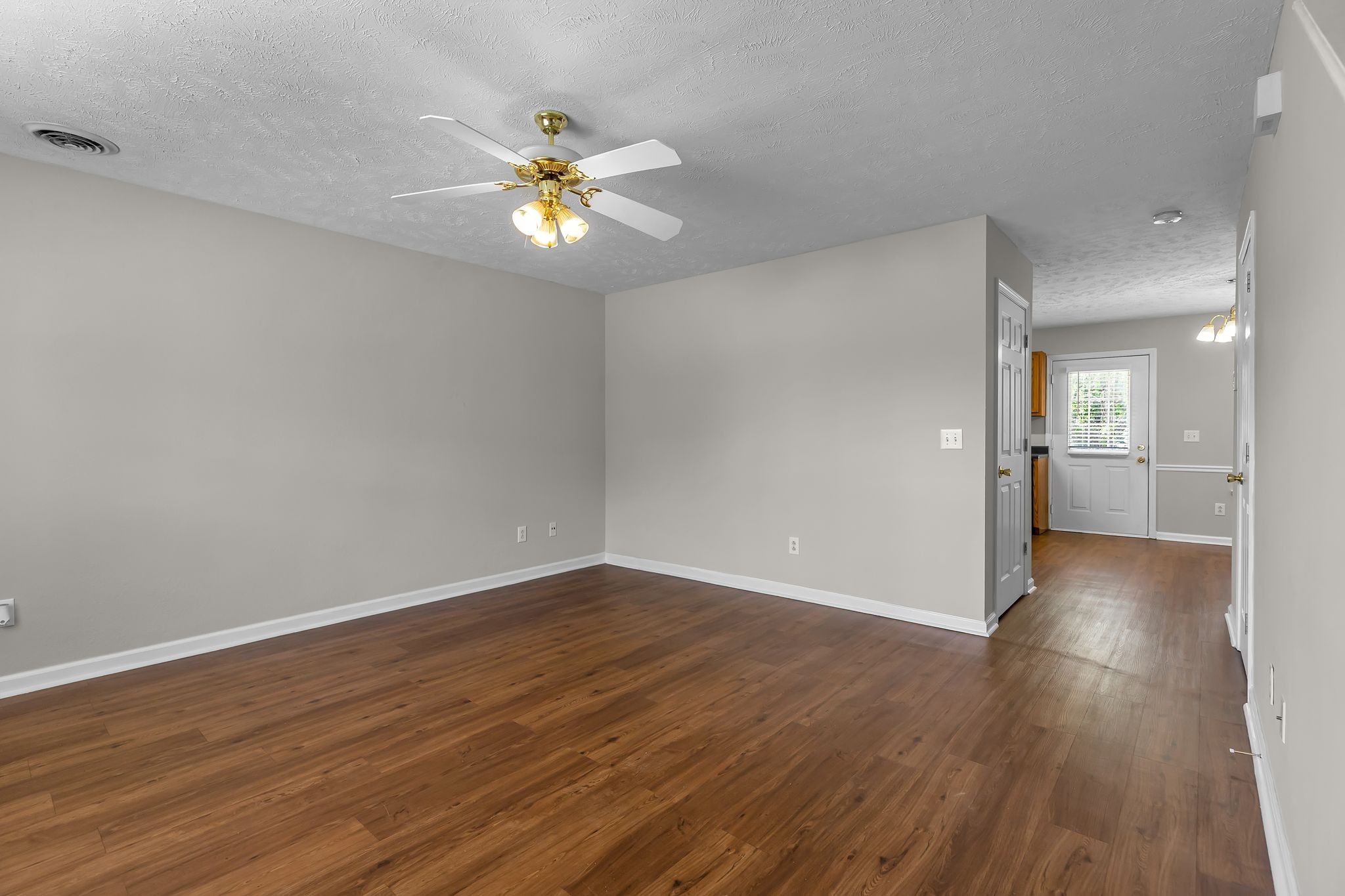 1507 Center Pointe Dr