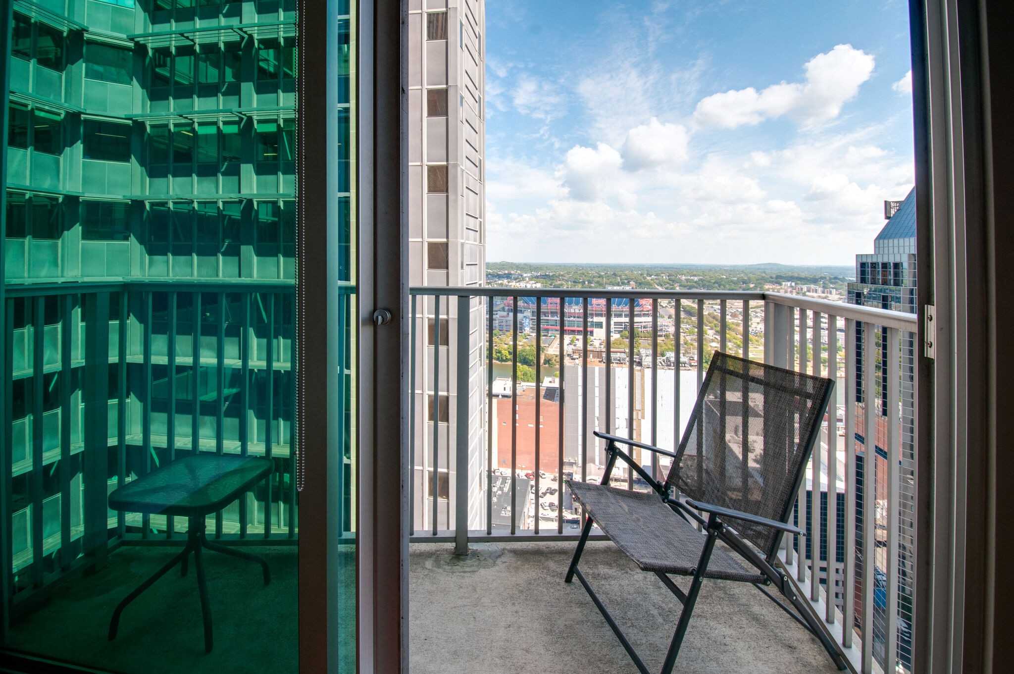 Nashville, Tennessee 37219, United States, 2 Bedrooms Bedrooms, ,2 BathroomsBathrooms,Residential,Active,99482