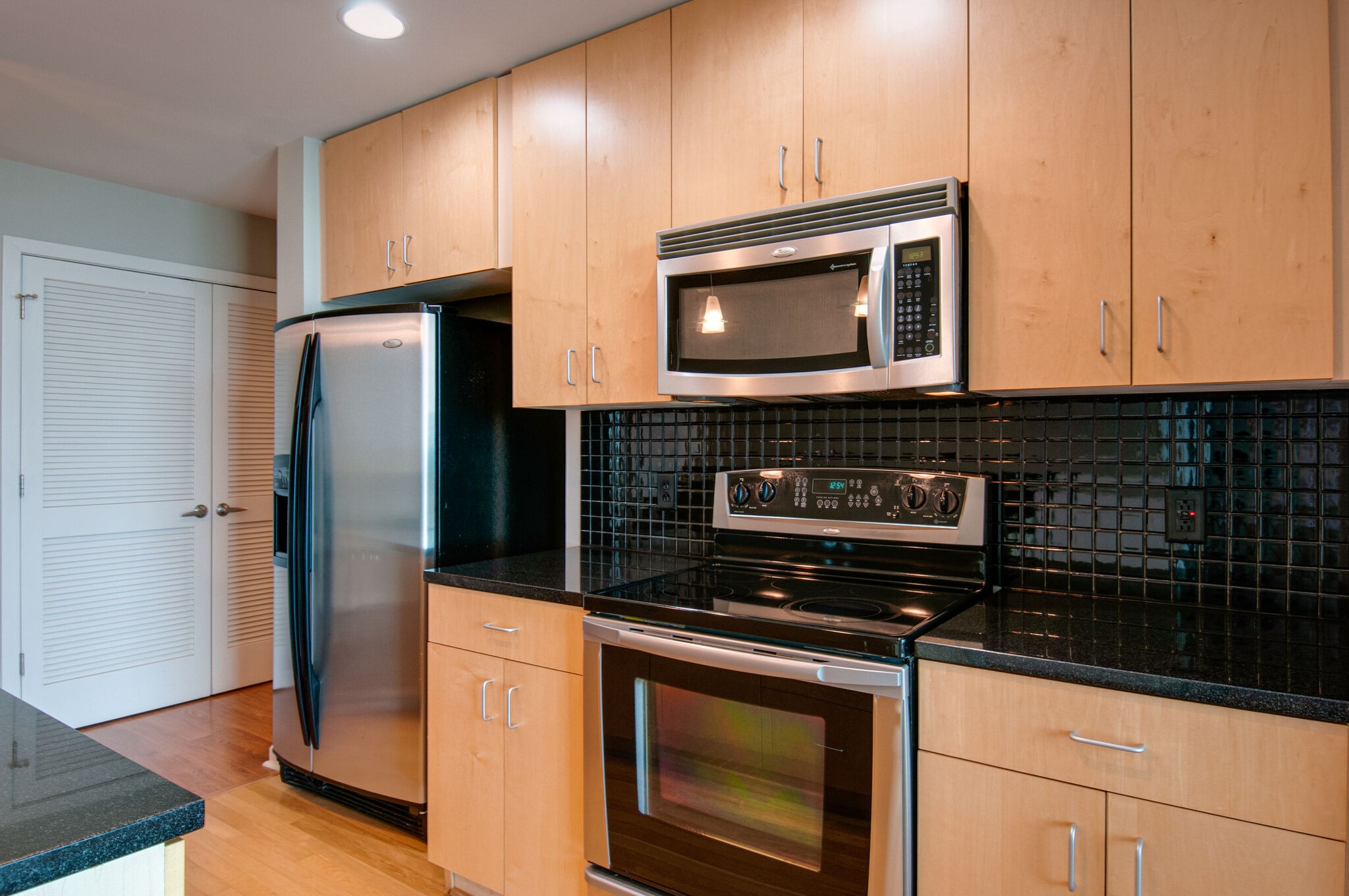 Nashville, Tennessee 37219, United States, 2 Bedrooms Bedrooms, ,2 BathroomsBathrooms,Residential,Active,99482