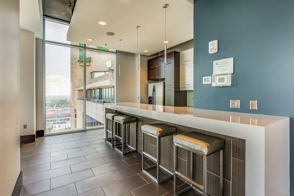 Nashville, Tennessee 37219, United States, 2 Bedrooms Bedrooms, ,2 BathroomsBathrooms,Residential,Active,99482