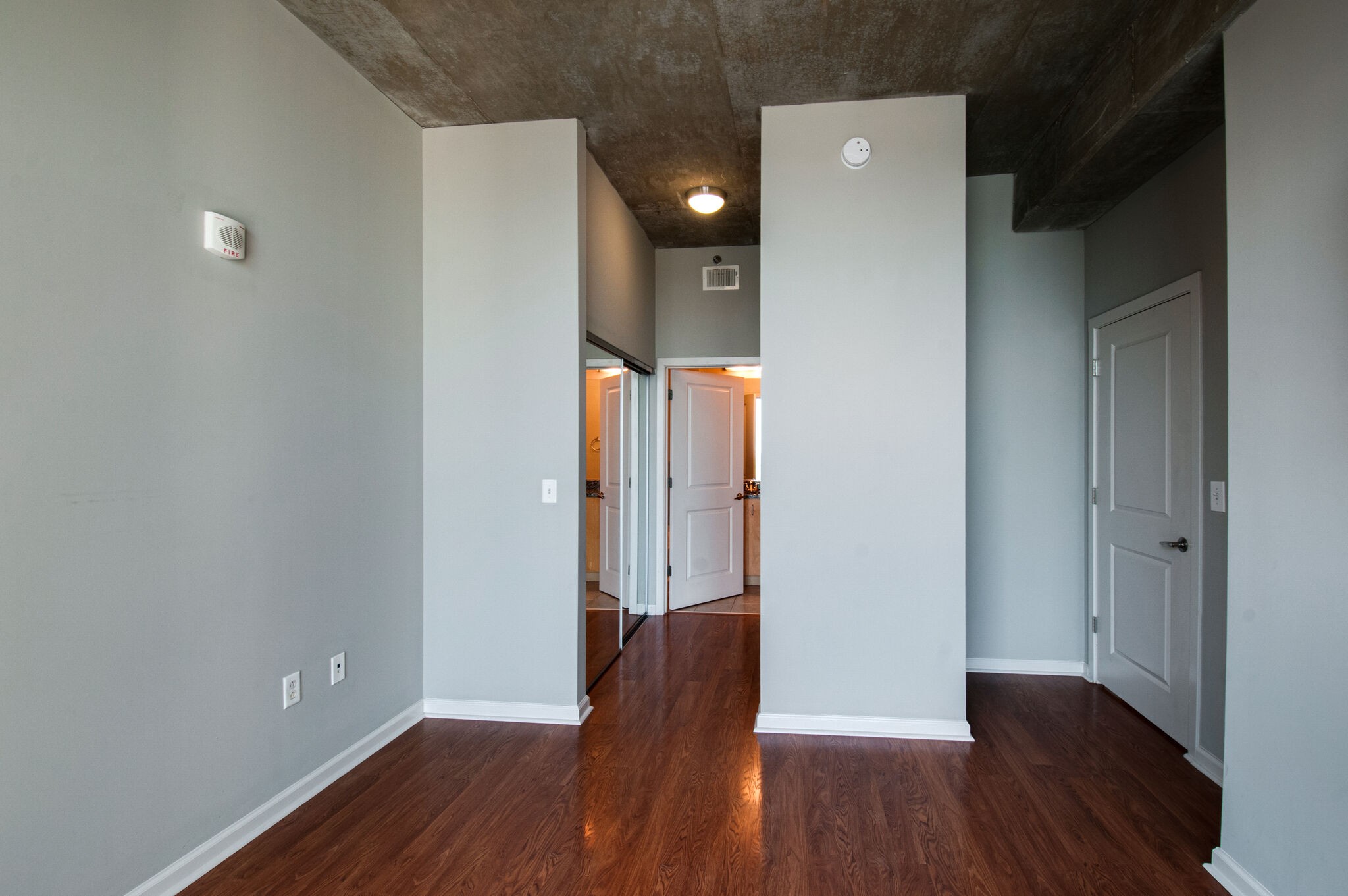 Nashville, Tennessee 37219, United States, 2 Bedrooms Bedrooms, ,2 BathroomsBathrooms,Residential,Active,99482