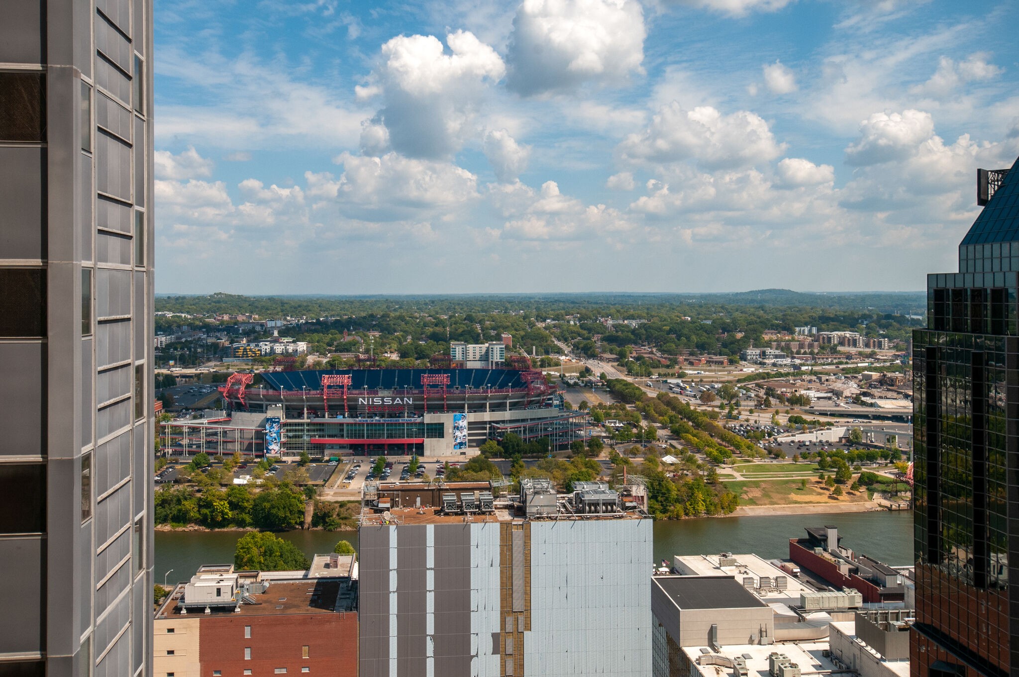 Nashville, Tennessee 37219, United States, 2 Bedrooms Bedrooms, ,2 BathroomsBathrooms,Residential,Active,99482