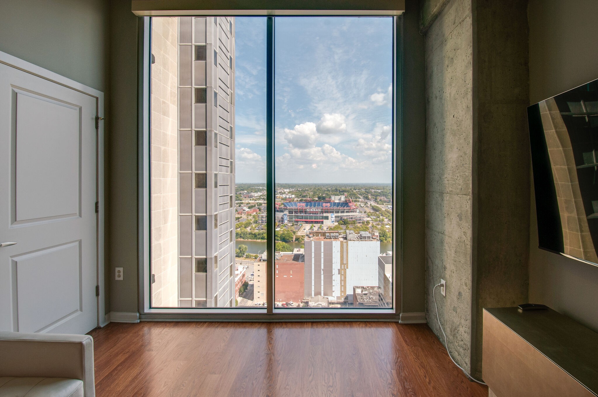 Nashville, Tennessee 37219, United States, 2 Bedrooms Bedrooms, ,2 BathroomsBathrooms,Residential,Active,99482