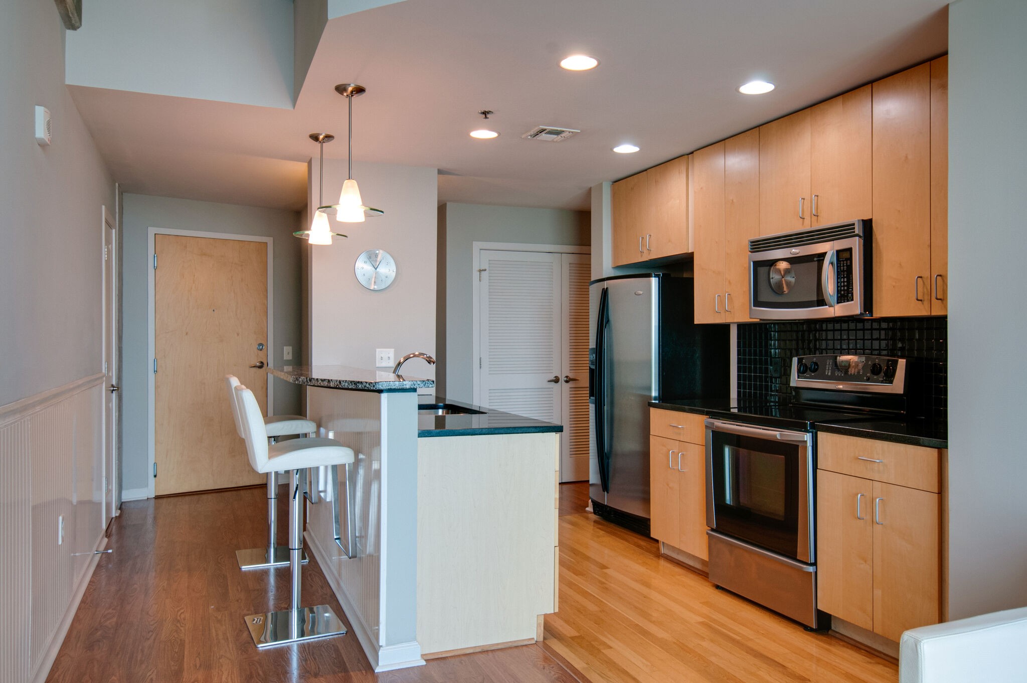 Nashville, Tennessee 37219, United States, 2 Bedrooms Bedrooms, ,2 BathroomsBathrooms,Residential,Active,99482