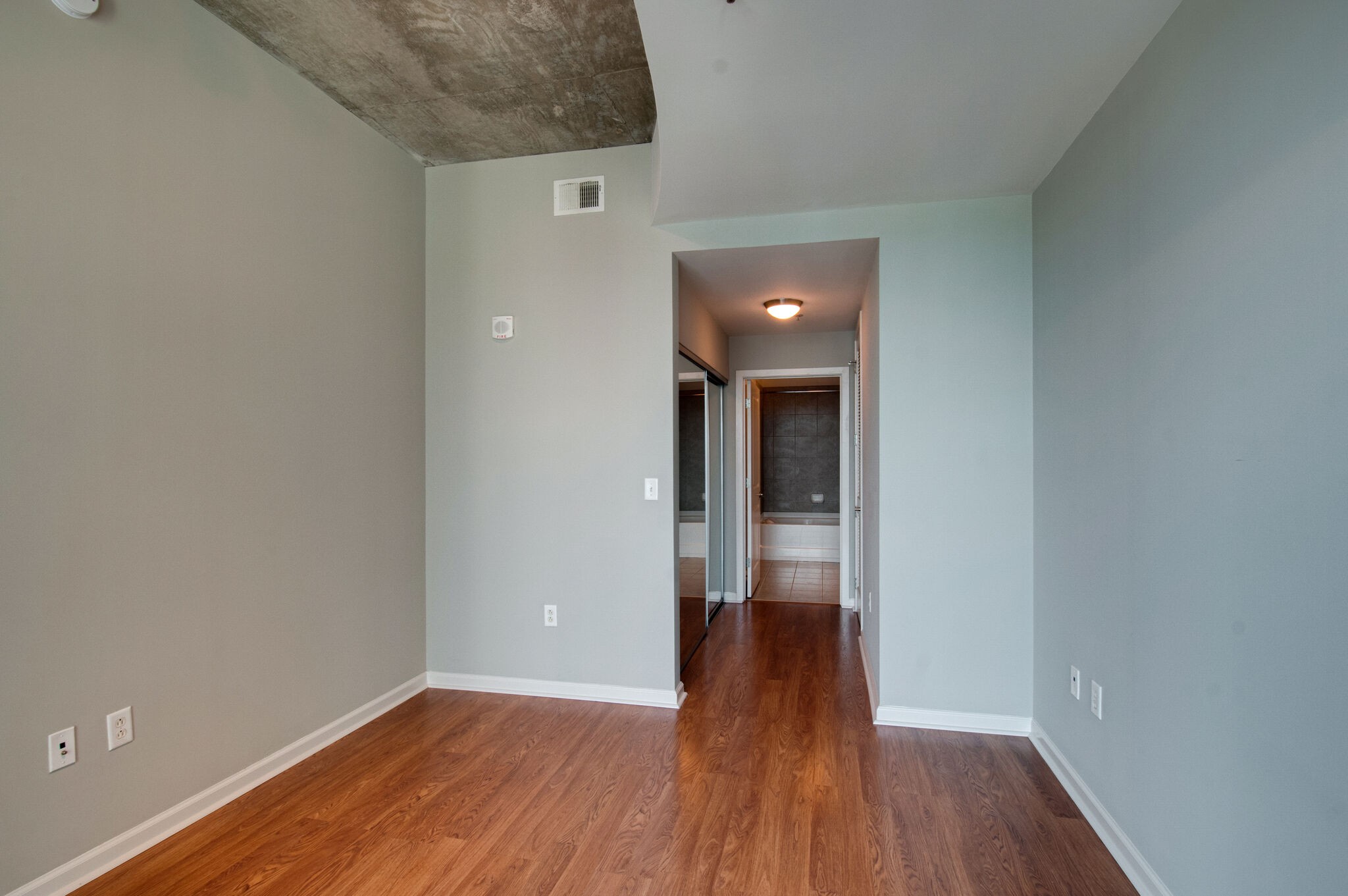 Nashville, Tennessee 37219, United States, 2 Bedrooms Bedrooms, ,2 BathroomsBathrooms,Residential,Active,99482