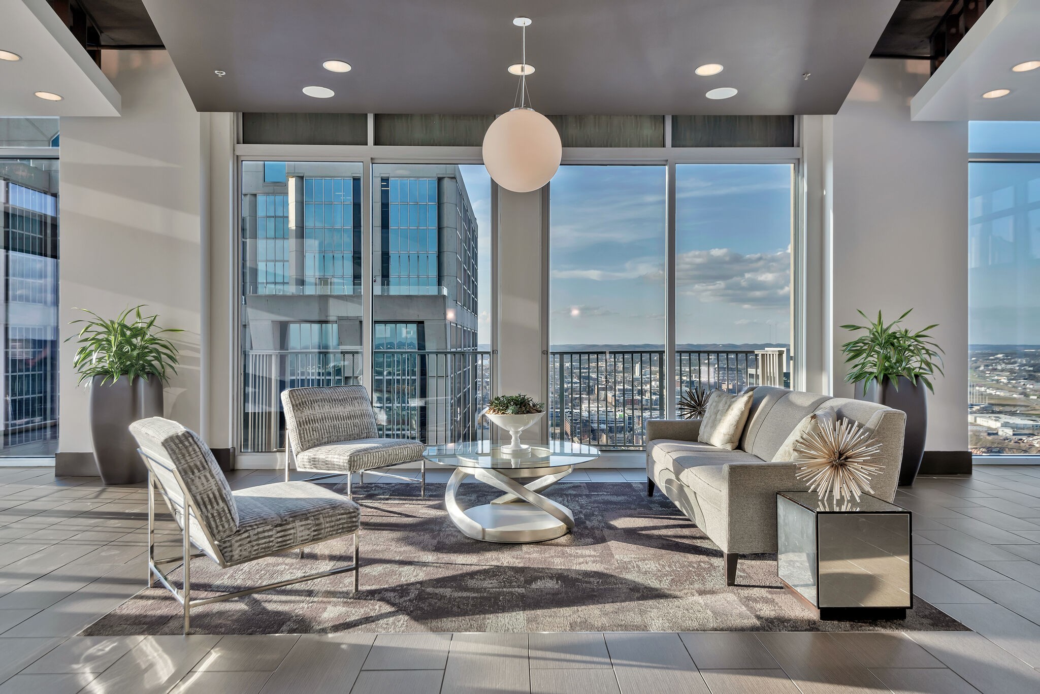 Nashville, Tennessee 37219, United States, 2 Bedrooms Bedrooms, ,2 BathroomsBathrooms,Residential,Active,99482