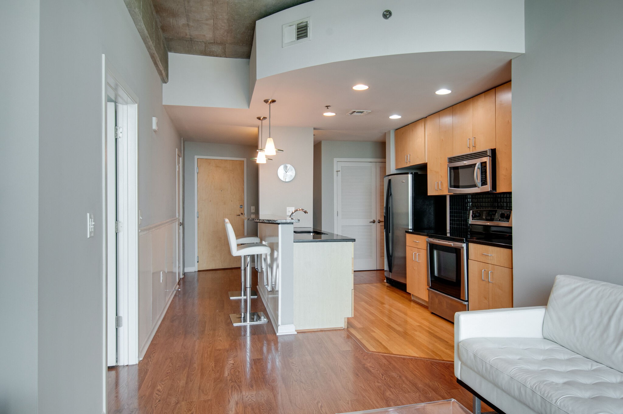 Nashville, Tennessee 37219, United States, 2 Bedrooms Bedrooms, ,2 BathroomsBathrooms,Residential,Active,99482