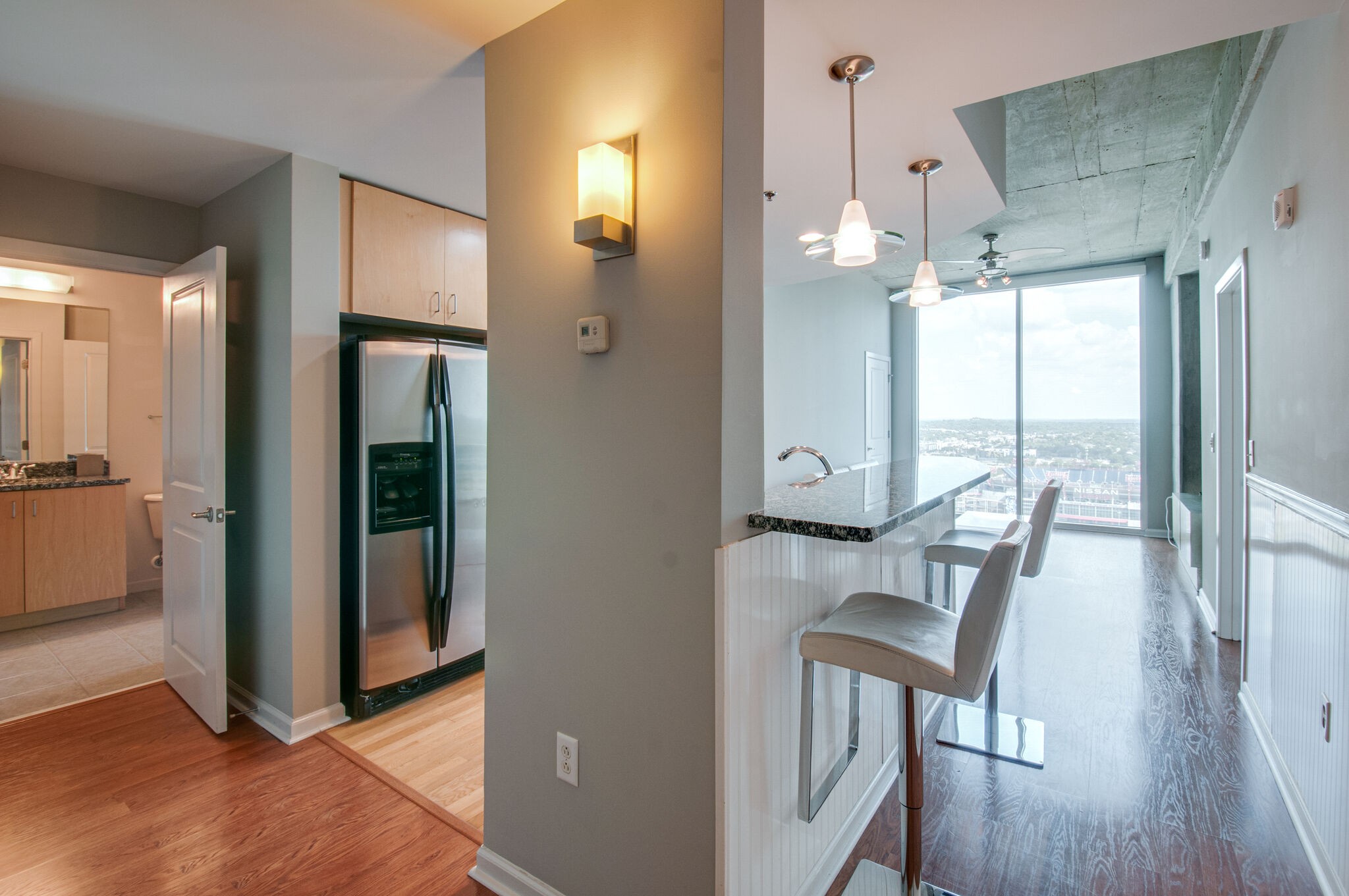 Nashville, Tennessee 37219, United States, 2 Bedrooms Bedrooms, ,2 BathroomsBathrooms,Residential,Active,99482