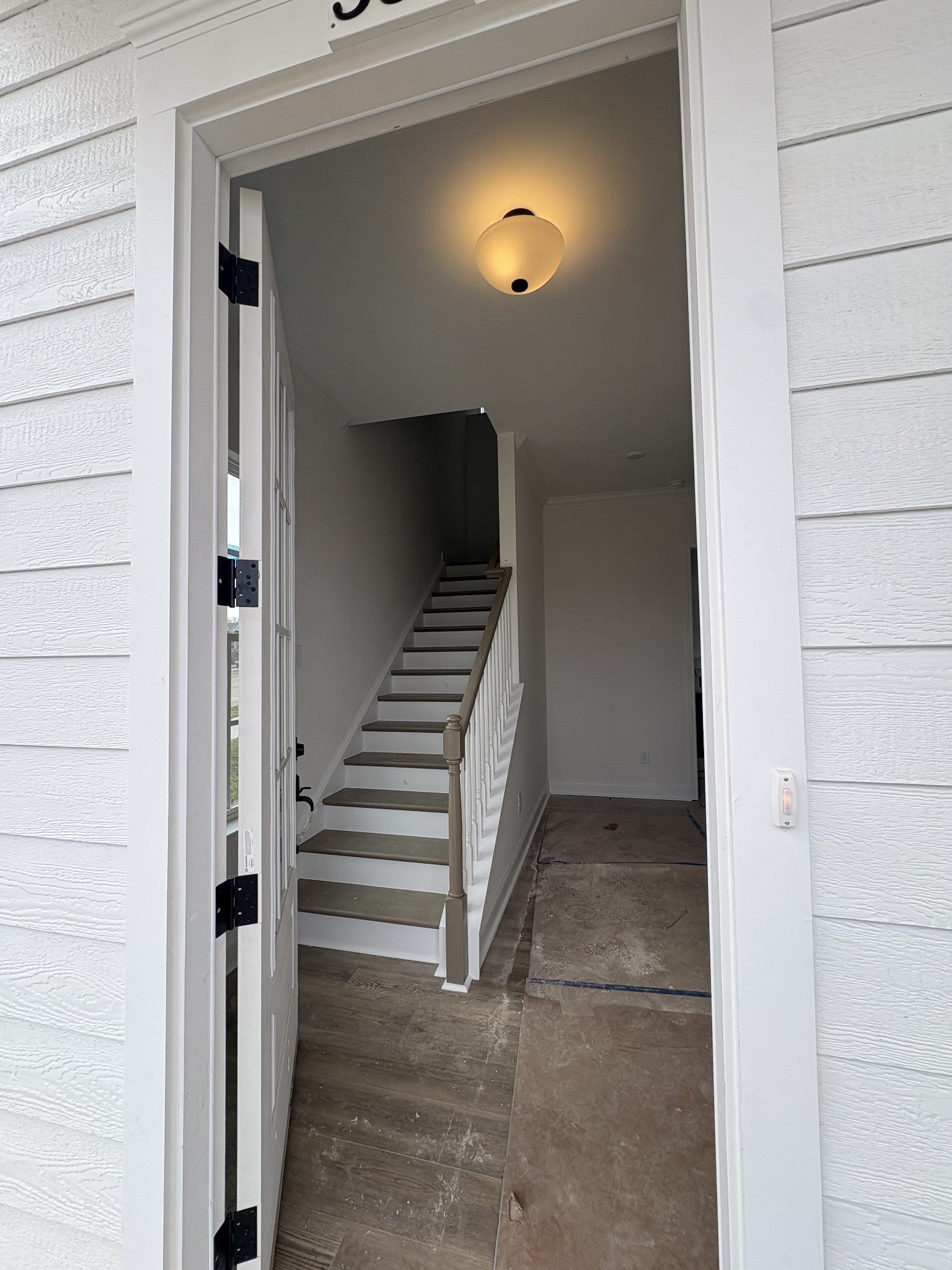 335 Caxton Aly