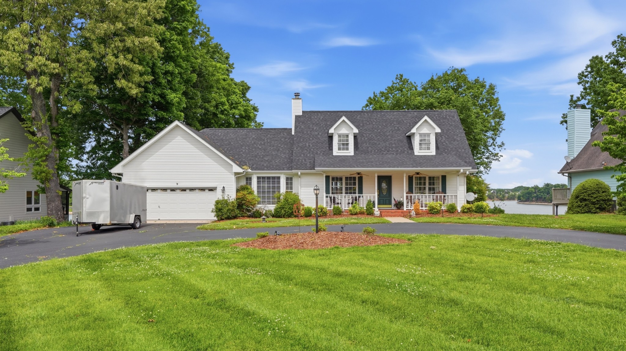686 Bluff Dr
