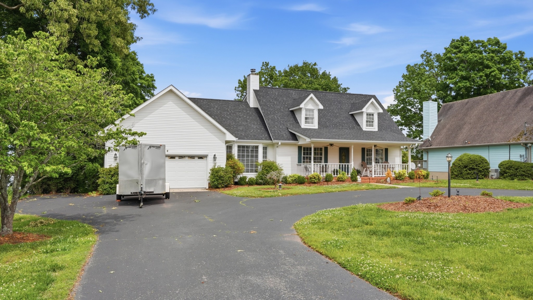 686 Bluff Dr