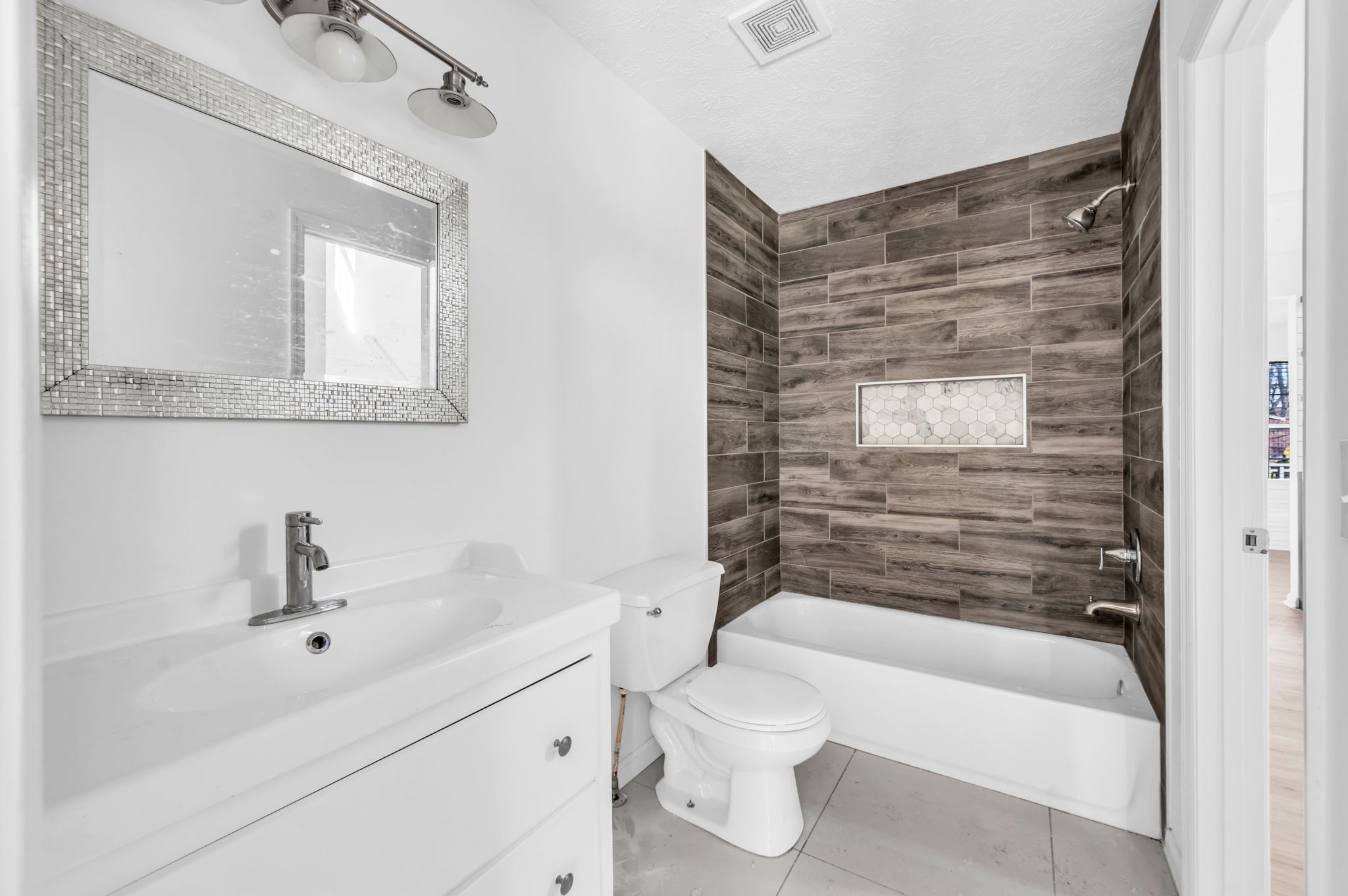 Nashville, Tennessee 37208, United States, 3 Bedrooms Bedrooms, ,2 BathroomsBathrooms,Residential,Active,8214