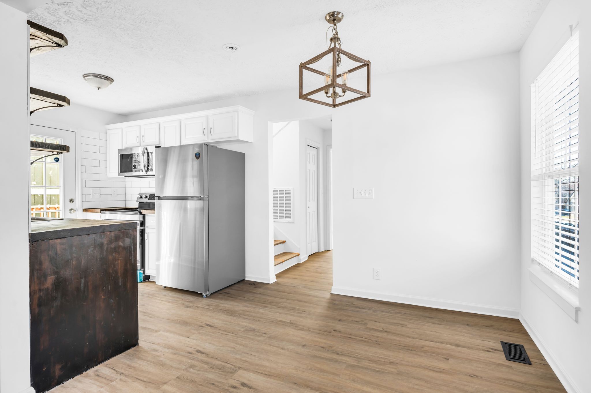 Nashville, Tennessee 37208, United States, 3 Bedrooms Bedrooms, ,2 BathroomsBathrooms,Residential,Active,8214