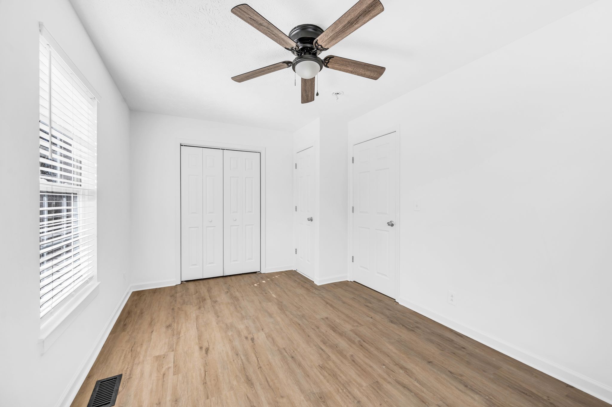 Nashville, Tennessee 37208, United States, 3 Bedrooms Bedrooms, ,2 BathroomsBathrooms,Residential,Active,8214