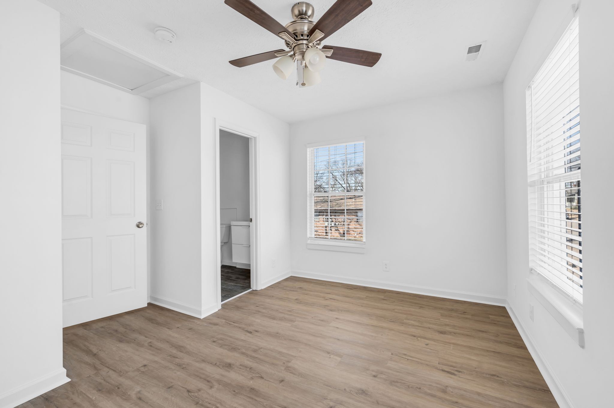 Nashville, Tennessee 37208, United States, 3 Bedrooms Bedrooms, ,2 BathroomsBathrooms,Residential,Active,8214