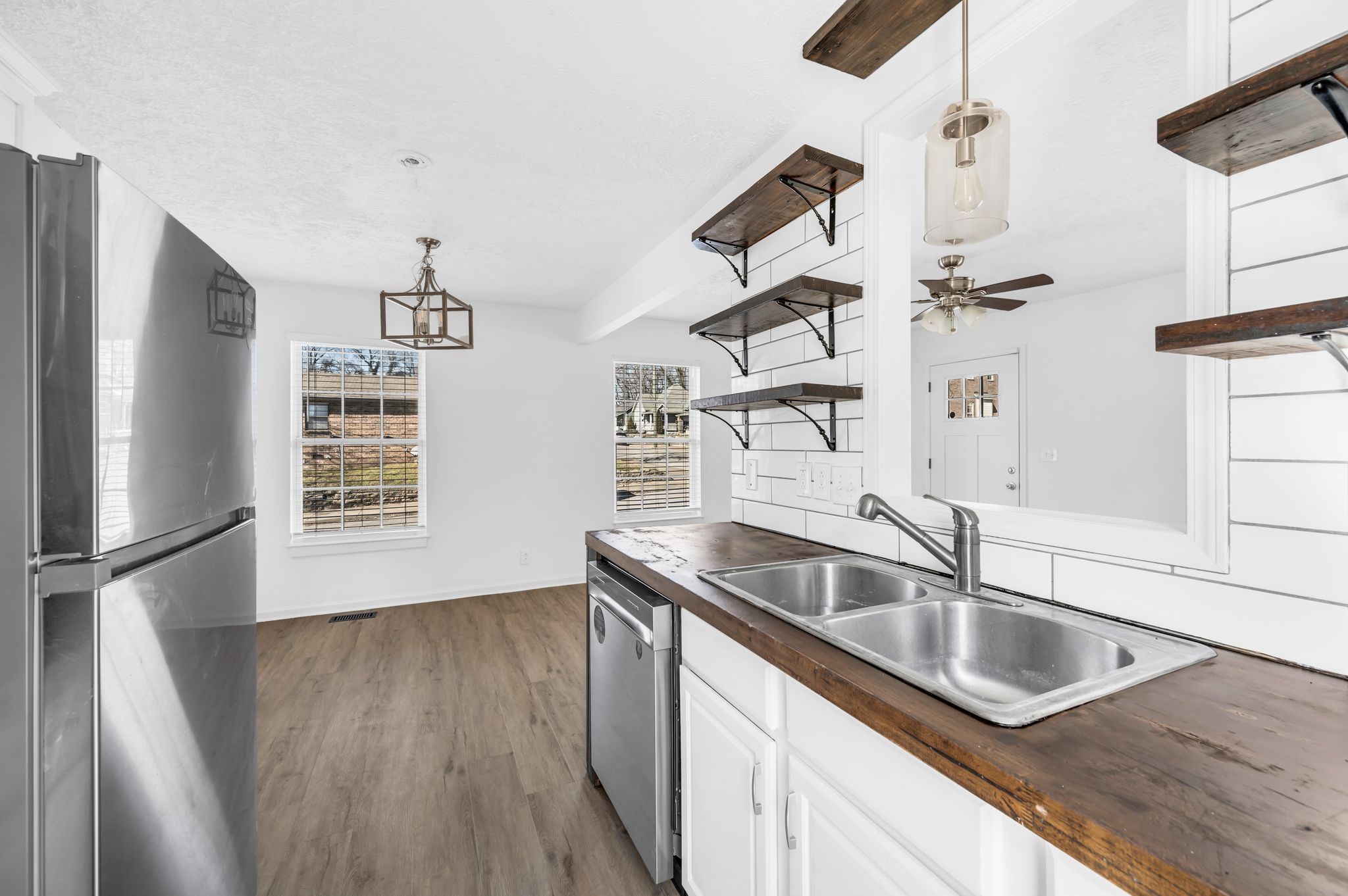 Nashville, Tennessee 37208, United States, 3 Bedrooms Bedrooms, ,2 BathroomsBathrooms,Residential,Active,8214