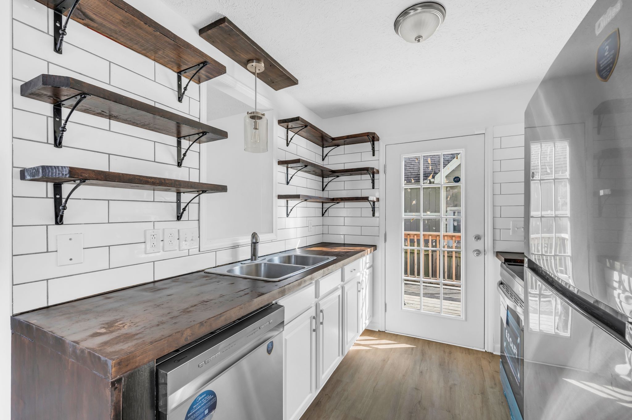 Nashville, Tennessee 37208, United States, 3 Bedrooms Bedrooms, ,2 BathroomsBathrooms,Residential,Active,8214