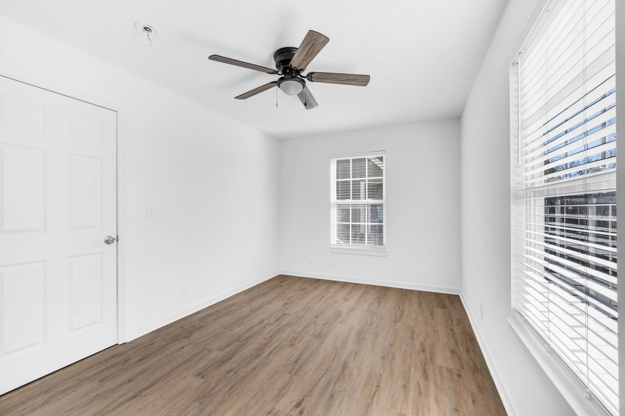 Nashville, Tennessee 37208, United States, 3 Bedrooms Bedrooms, ,2 BathroomsBathrooms,Residential,Active,8214